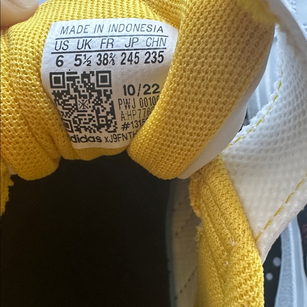 Adidas Grand Court Mickey Sneaker ๐ Big Kids Sz 6, fits Sz 7.5 US Women - Picture 6 of 10